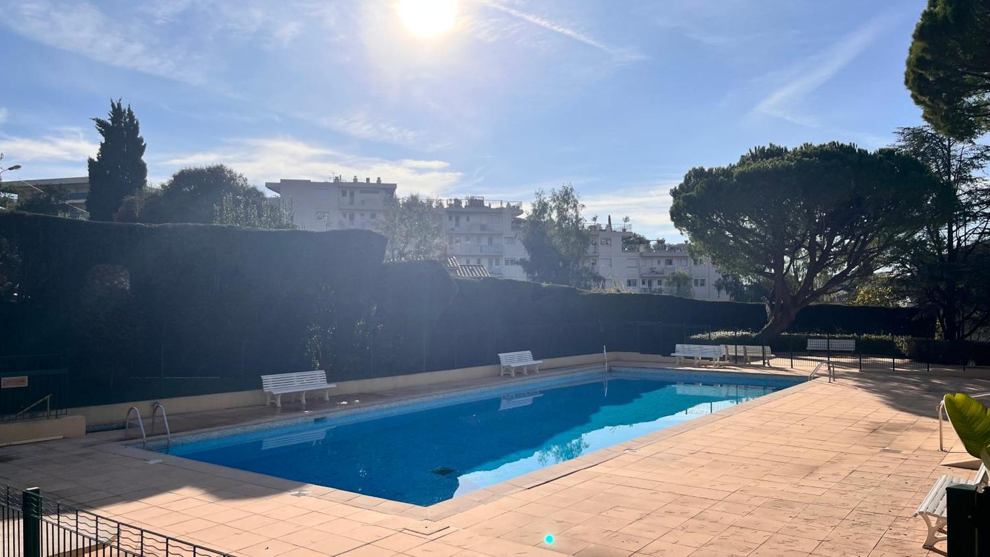 L'Azur - Apt De Standing - Piscine - Parking Ле Кане Екстериор снимка